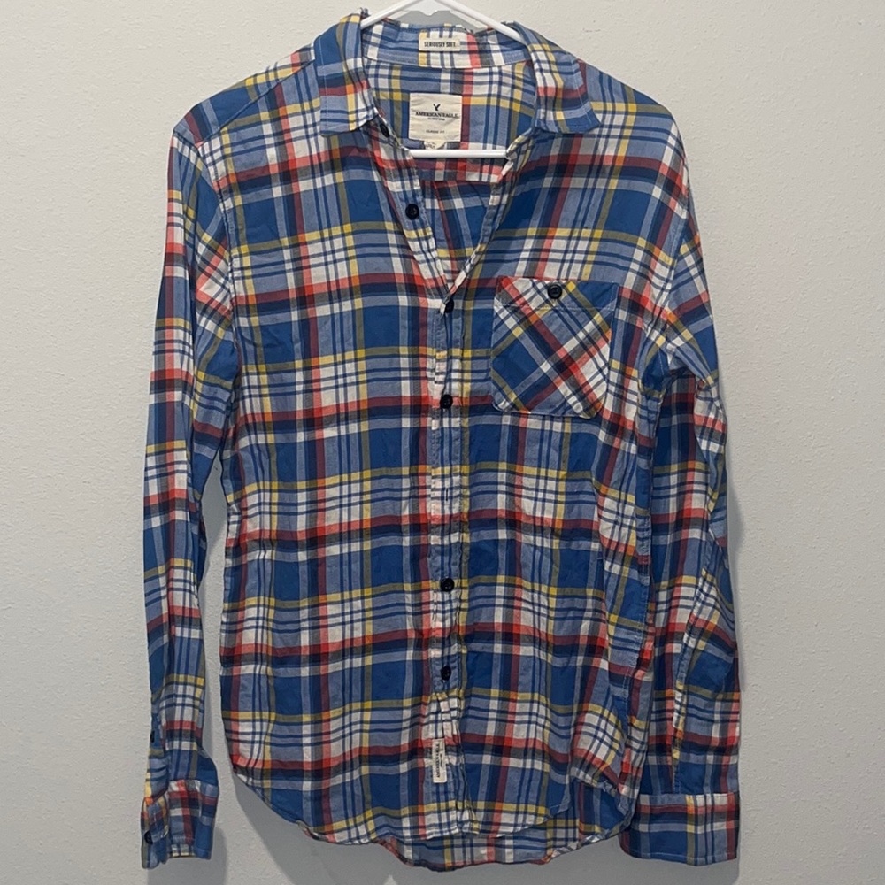 American Eagle classic fit. Seriously soft button down. Men’s XS